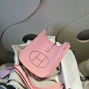 Classic Hermes Bag: A Stylish and Versatile Choice for Elegance